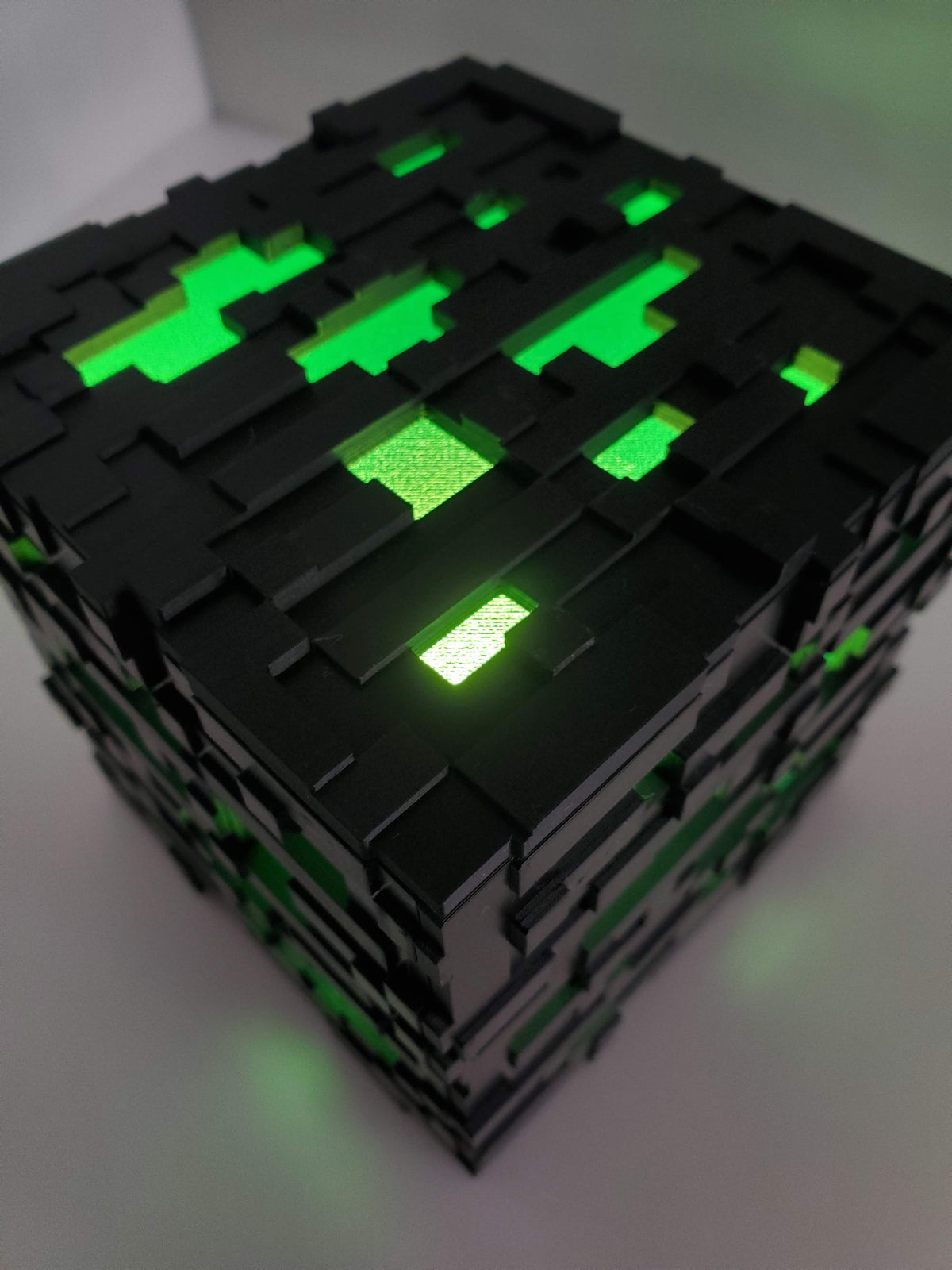 Minecraft Temalı Abajur – Çocuk Odası ve Oyun Köşesi