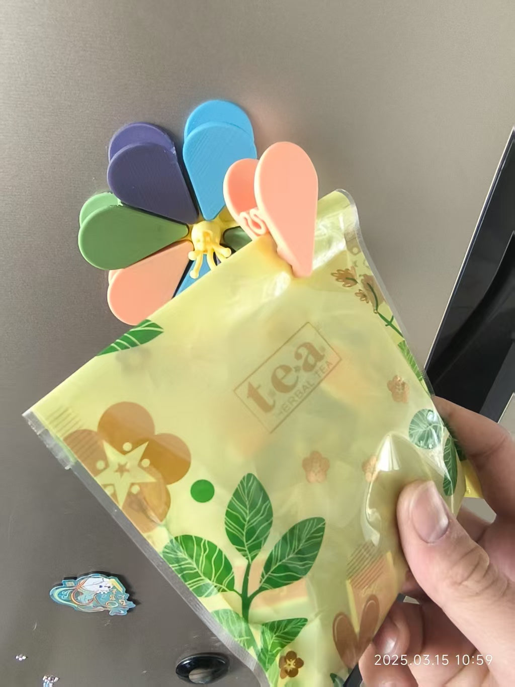 Çiçek Formlu Magnetli Cips Klibi – Buzdolabı Düzeni