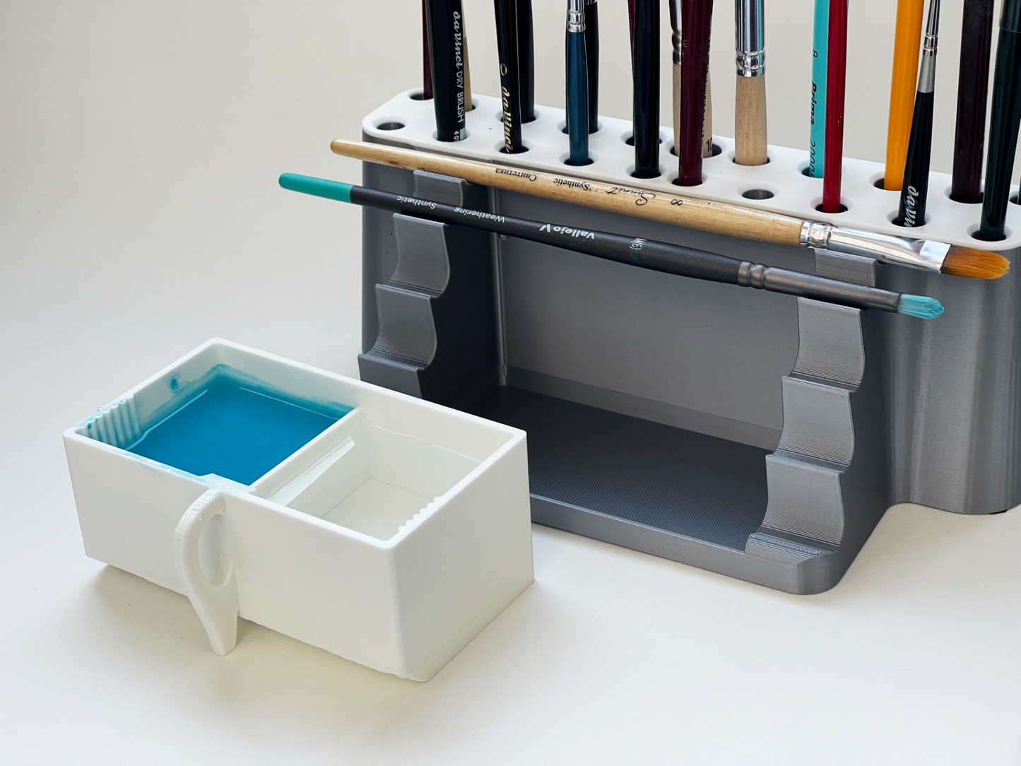 Fırça Düzenleyici & Yıkama Kabı - 3'ü 1 Arada Pratik Çözüm ile Temiz ve Düzenli Makyaj Alanı