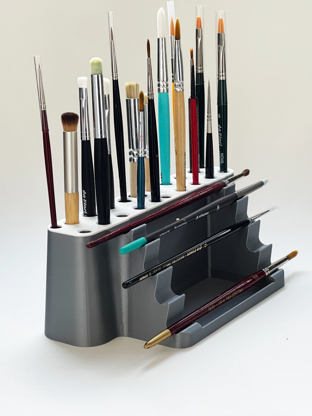 Fırça Düzenleyici & Yıkama Kabı - 3'ü 1 Arada Pratik Çözüm ile Temiz ve Düzenli Makyaj Alanı