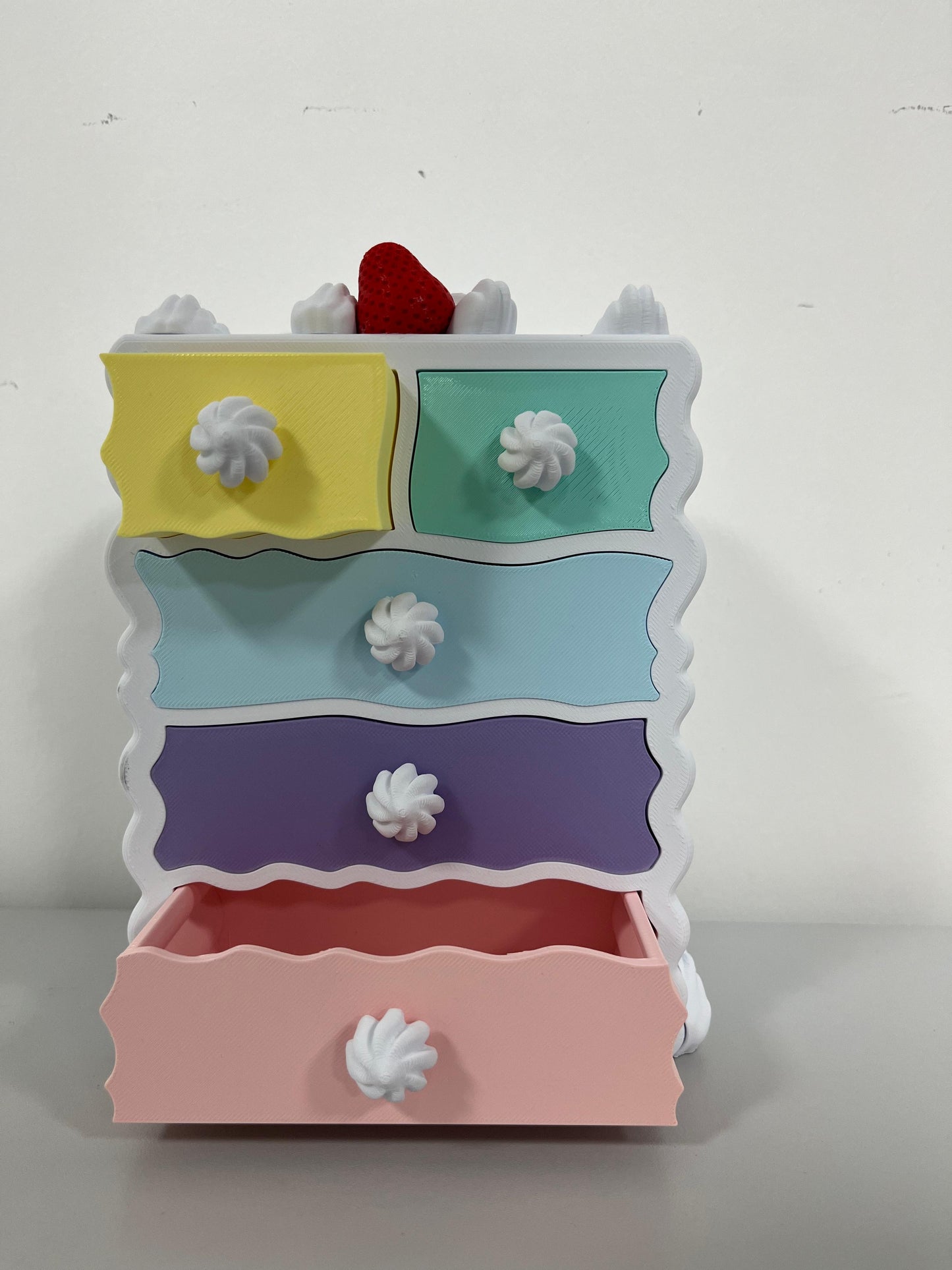 Çilekli Pasta Temalı Çekmeceli Masaüstü Organizer