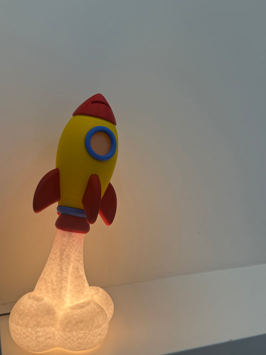 Hem Kumbara - Hem Lamba İkisi Bir Arada 🚀😊 Roket Tasarımlı Lamba